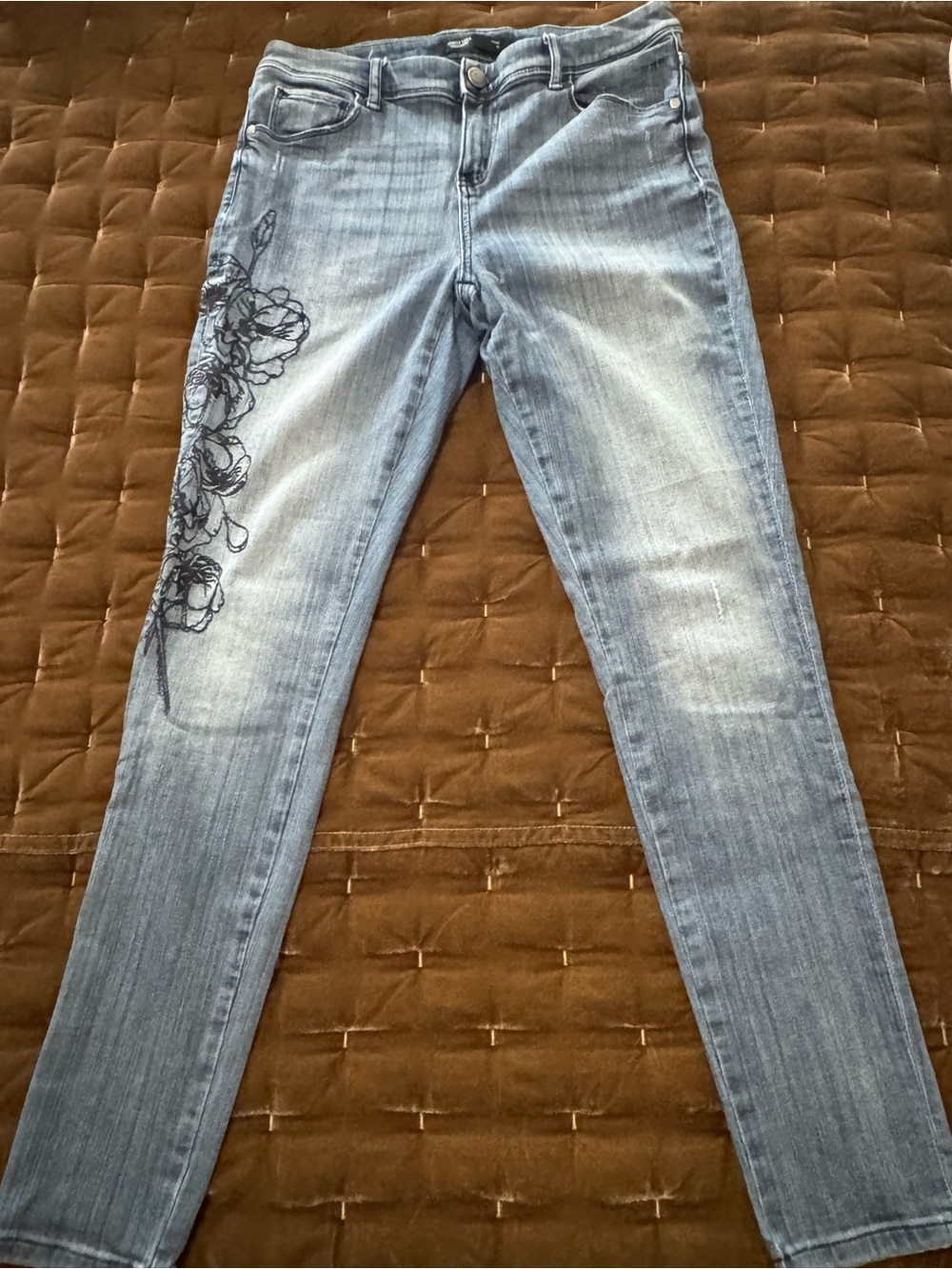 Simply Vera Vera Wang Light Blue Skinny Jeans with Black Floral Side Embroidery